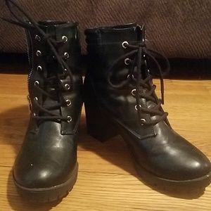Women's leather ankle combat boot